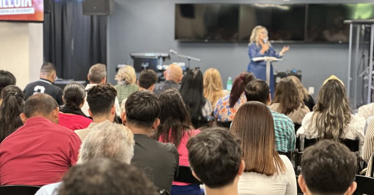 Palabra de Dios viva, clara y poderosa — una predicación que transforma en Celebración Cristiana.